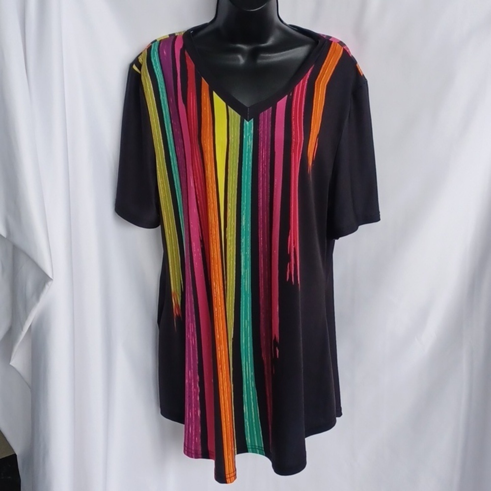 Lily by Firmiana Shirt Sleeve Black & Rainbow Striped Tunic Size 1X, 23"PTP 33"L